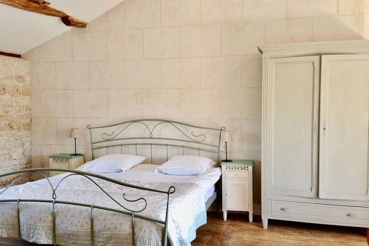 Location de vacances pour 6 personnes, avec Jardin et Piscine à Saint-Mandé-sur-Brédoire - 3
