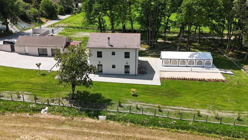Location de vacances pour 15 personnes, avec vue et terrasse, animaux acceptés à Ousse (Pyrénées-Atlantiques) - 3
