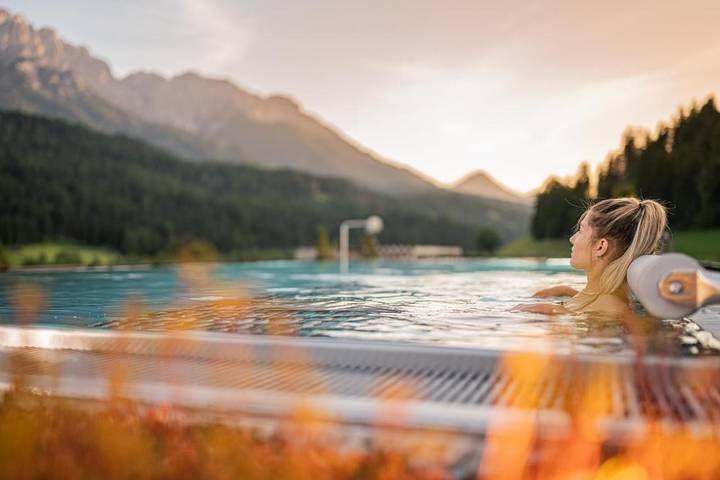 Hôtel pour 2 personnes, avec Jacuzzi et Terrasse ainsi que Piscine et Sauna