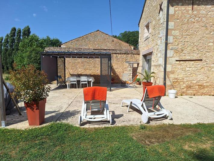 Location de vacances pour 5 personnes, avec vue et jardin à Lavoux - 3