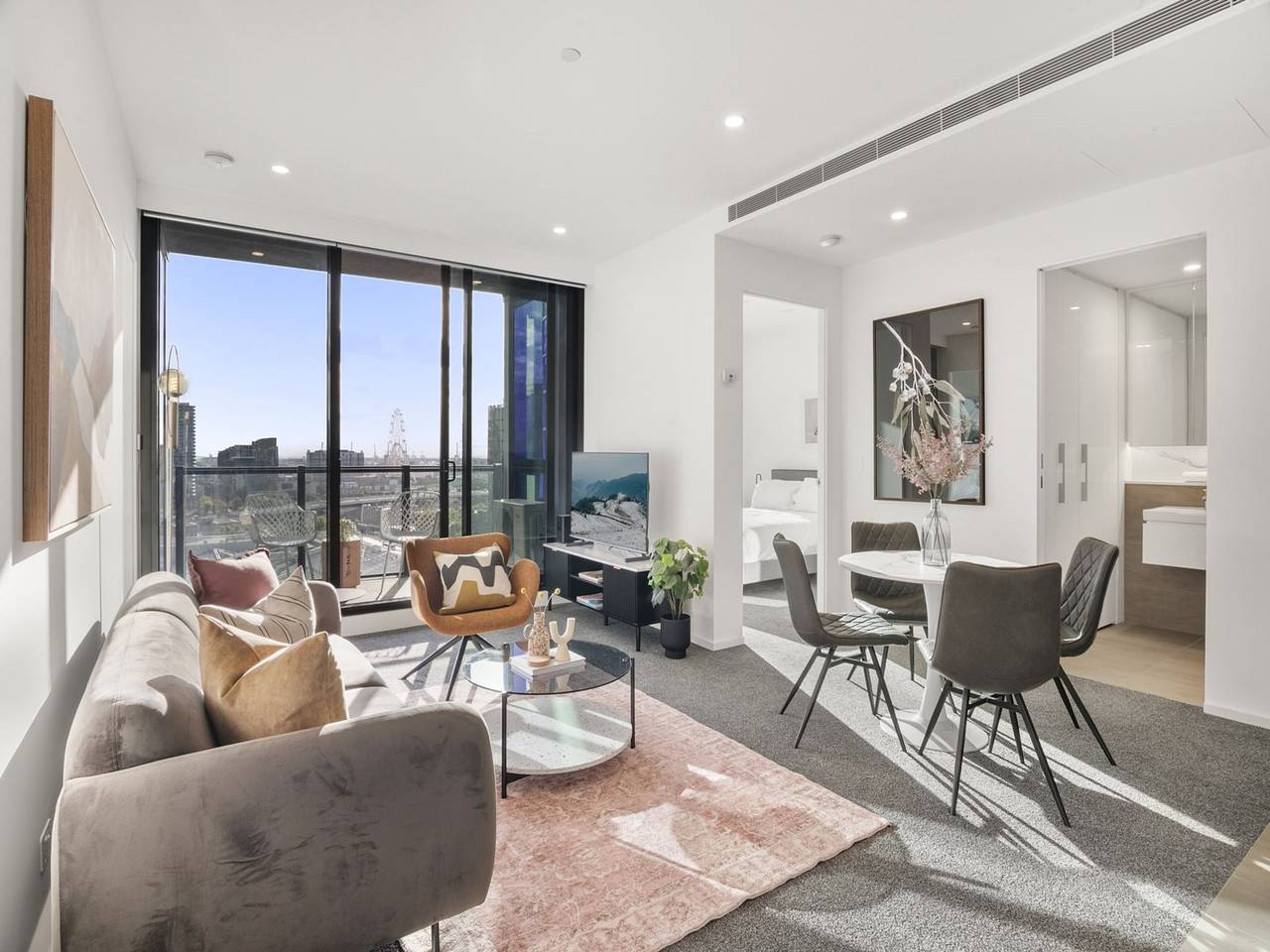 Hel lejlighed, Elegant 2-Bed with Superb Views & Amenities in Melbourne, Victoria