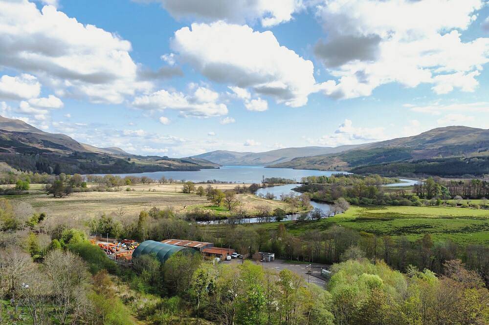 Luxury 2 Bedroom Cottage, with private courtyard and garden. in Loch Tay, Stirling und Umgebung