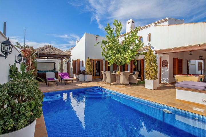 Vakantiehuis voor 10 personen, with Balkon/Terras and Whirlpool as well as Tuin and Sauna in Murcia
