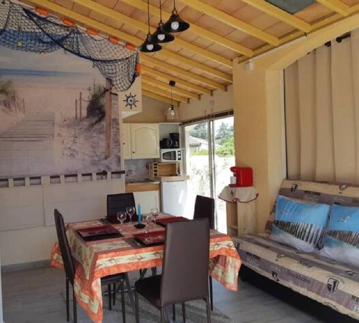 Maison d’hôte pour 2 personnes, avec vue ainsi que jardin et piscine à Malves-en-Minervois