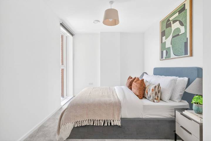 Ganze Wohnung, Clapham Park Residence – Modern 3Br Apartments with Private Balcony in Lambeth, London