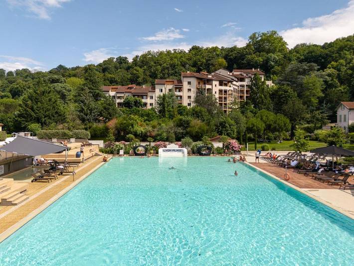 Hôtel pour 2 personnes, avec jacuzzi et piscine ainsi que terrasse et sauna