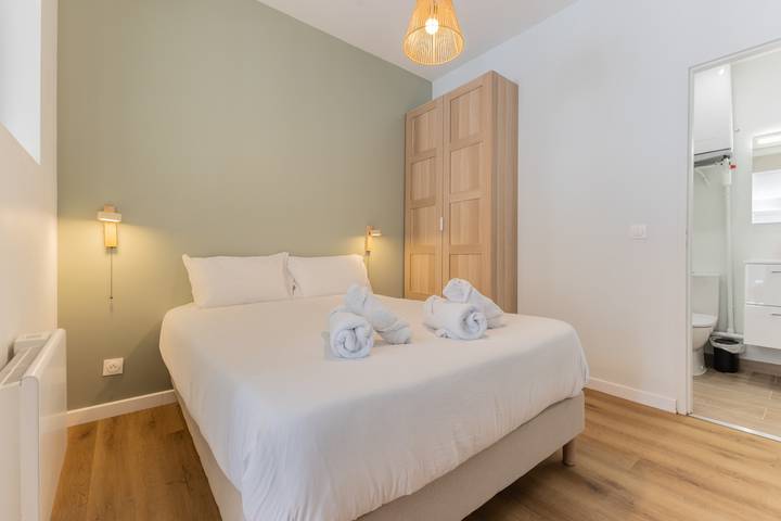 Appartement entier, Évasion à Pessac – Standing & Sérénité in Pessac, Région de Bordeaux