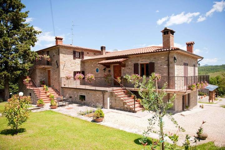 Appartamento per 6 persone, con balcone e piscina in Caprese Michelangelo