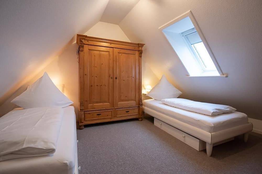 Ganze Wohnung, Gemütliche 2-Zimmer Ferienwohnung mit ca. 45 m² Wohnfläche, für 2 Personen in Wenningstedt, Sylt