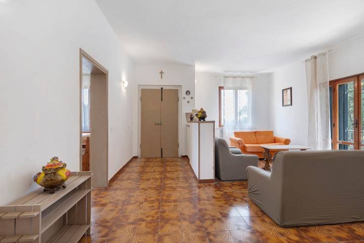 Appartamento intero, Appartamento 'Cielo' con Giardino Condiviso, Wi-Fi e Aria Condizionata in Volterra, Pisa e dintorni