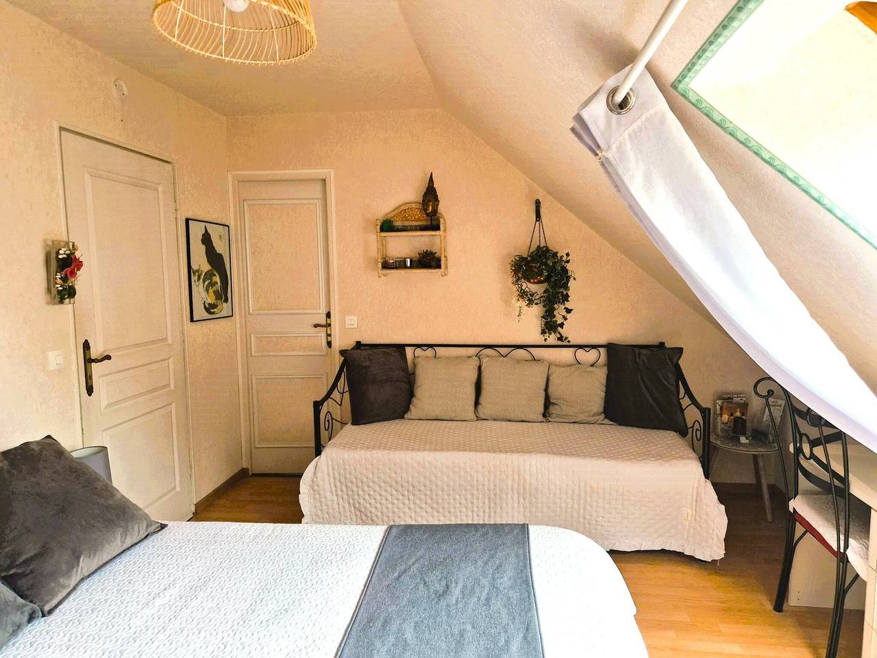 Bed & Breakfast 'Chambres D'hôtes Les Hauts De La' mit Gemeinschaftsterrasse, Wlan, Klimaanlage in Auffreville-Brasseuil, Yvelines