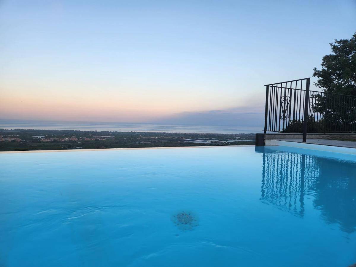 Open Land Holiday Suite in Fiumefreddo di Sicilia, Ätna