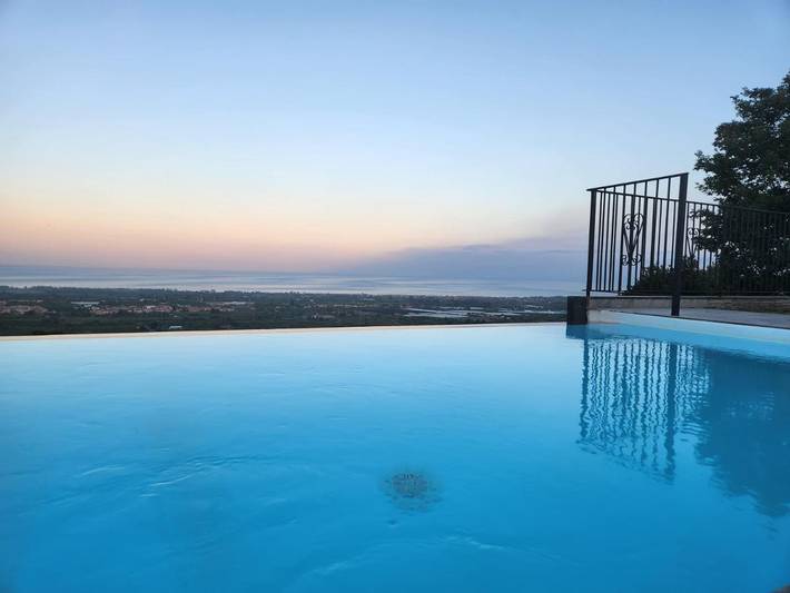Ferienhaus für 4 Personen, mit Terrasse und Garten sowie Pool und Ausblick