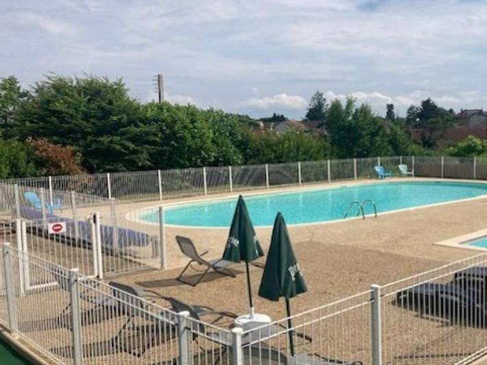 Camping pour 2 personnes, avec bassin pour enfant dans Indre