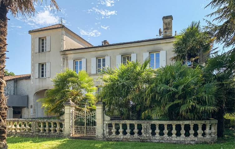 Gîte pour 6 personnes, avec Terrasse et Jardin à Tesson (Charente-Maritime)