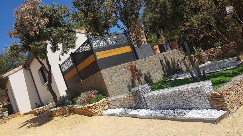 Location de vacances pour 2 personnes, avec jacuzzi et jardin à Mornas