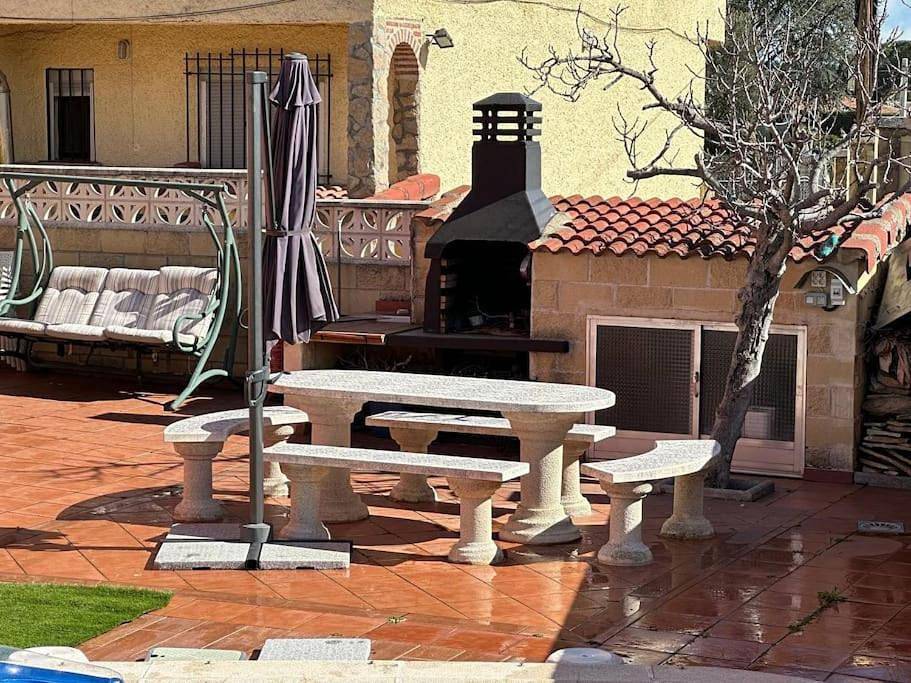 Three-Bedroom House in Pelayos de la Presa, Provincia de Madrid