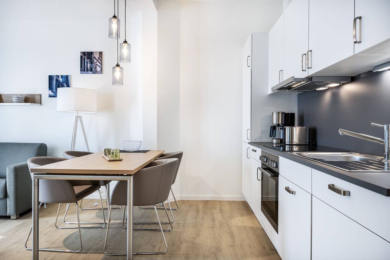 Ganze Wohnung, Modernes Apartment mit Balkon und Saunanutzung in erstklassiger Hafenlage in Wismar, Nordwestmecklenburg (Wismar und Umgebung)
