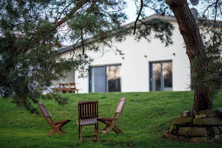 Location de vacances pour 12 personnes, avec jardin ainsi que jacuzzi et sauna à Dettwiller