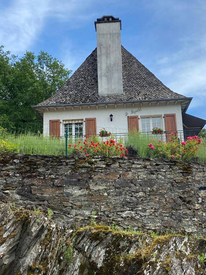 Location de vacances pour 4 personnes, avec jardin et vue à Vieillevie - 3