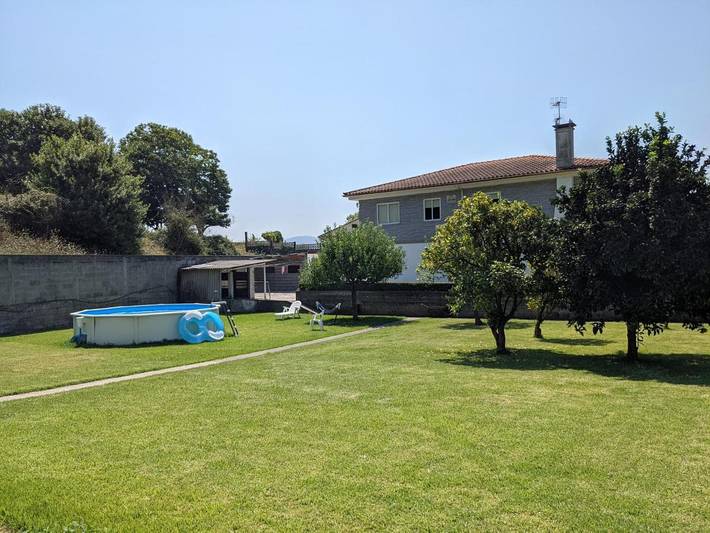 Casa de férias para 5 pessoas, com jardim e vista e ainda piscina em Nigrán