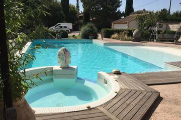Maison d’hôte pour 6 personnes, avec jardin et jacuzzi à Orgone