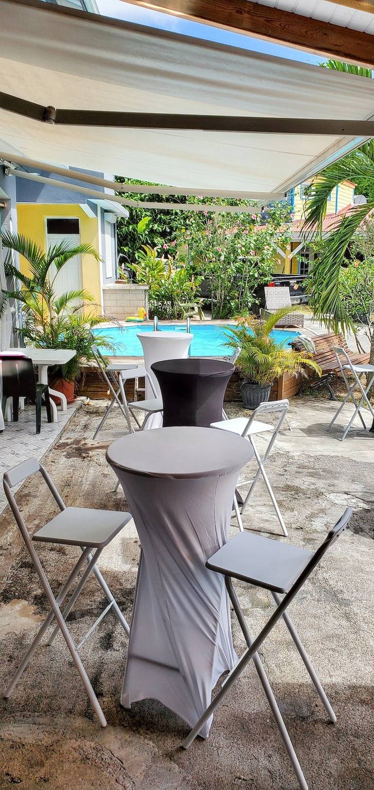 Studio entier, Studio Intime à Le Gosier avec piscine et jacuzzi - 25m² in Cocoyer, Le Gosier