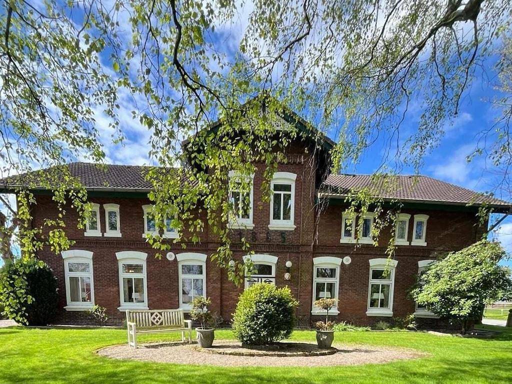 Huus Rungholt Comfortable holiday residence in Lehe, Halbinsel Eiderstedt