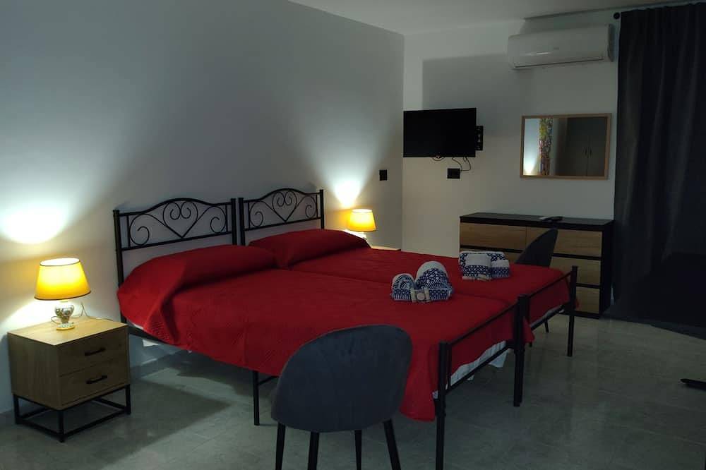 Appartement entier, \"Tondo Vecchio\" Guest House Vacation Rental, Caltagirone in Caltagirone, Région de Caltagirone