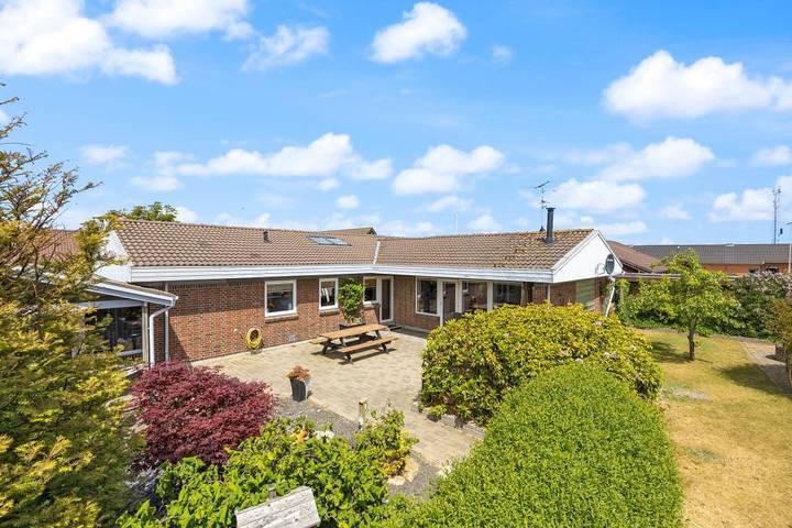 Villa für 6 Personen, mit Terrasse und Garten - 1