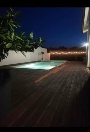 Location de vacances pour 4 personnes, avec terrasse ainsi que piscine et jardin à Saint-Vincent-de-Paul