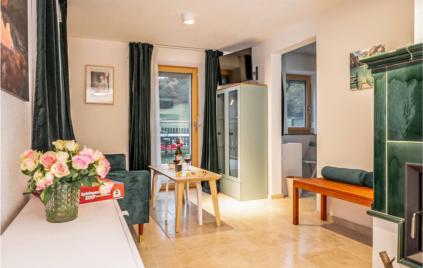 Geräumige 120qm Wohnung mit Terrasse, Parkplatz und Internet in Teisendorf, Bayerische Alpen