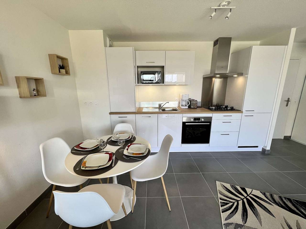 Ganze Wohnung, Étel - Moderne 2-Zimmer-Wohnung, Wifi & Parkplatz, 700m zum Strand in Étel, Côte des Mégalithes