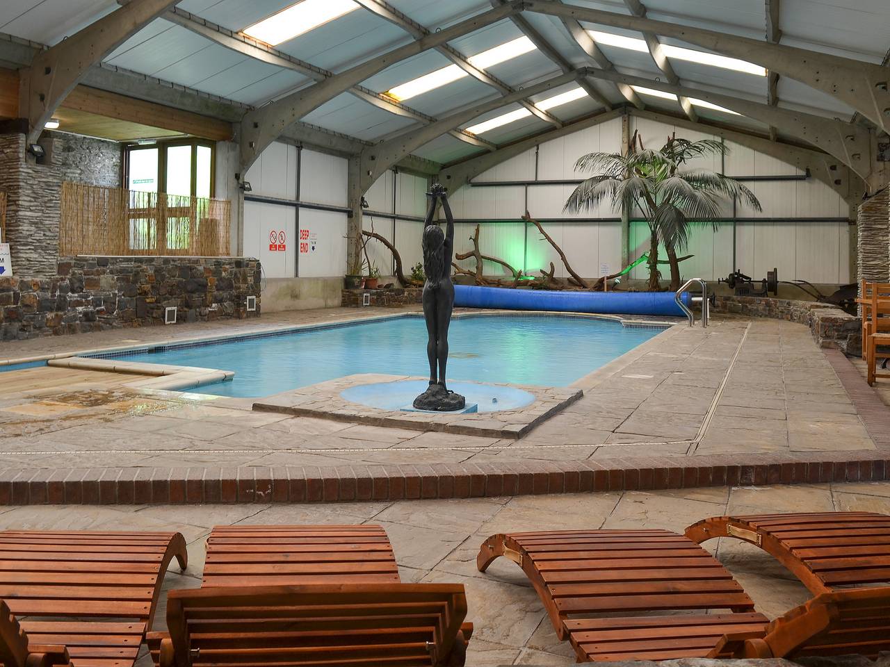 Lee Studio - Ukc3372 in West Down, Devon