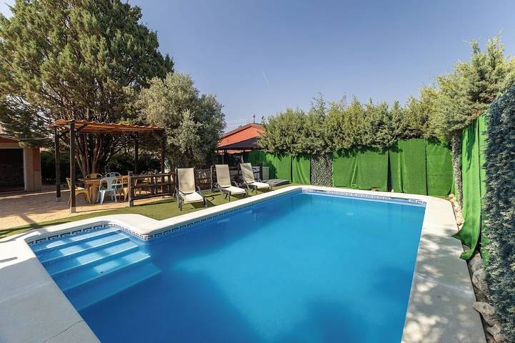 Casa de vacaciones para 15 personas, con terraza y jardín - 1