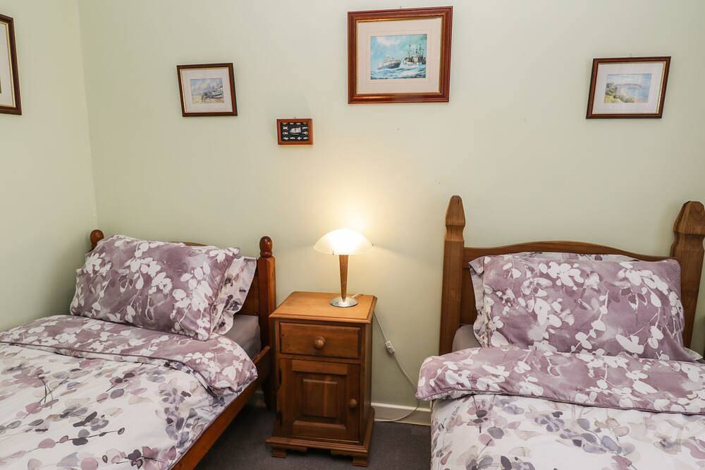 Park View, pet friendly, country holiday cottage in Filey in Filey, North Yorkshire