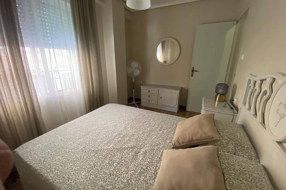 Apartamento entero, La casa vintage, cerca del centro, 2 patios privados in Elche, Provincia de Alicante