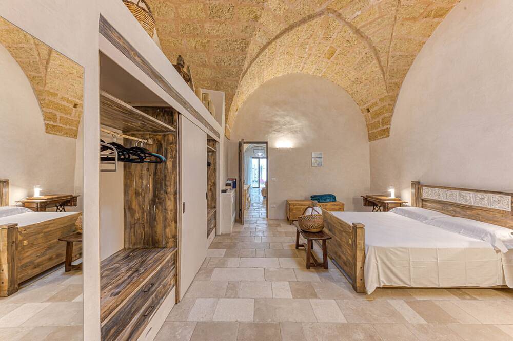 Entire house with private pool 5km from the sea in Salve, Golfo de Tarento