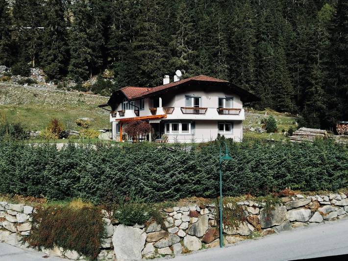 Ferienwohnung für 4 Personen, mit Balkon und Terrasse sowie Garten und Ausblick in Ochsengarten