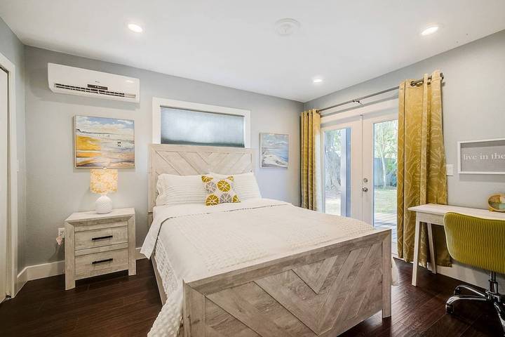 Vacation house for 8 people, with yard - 1