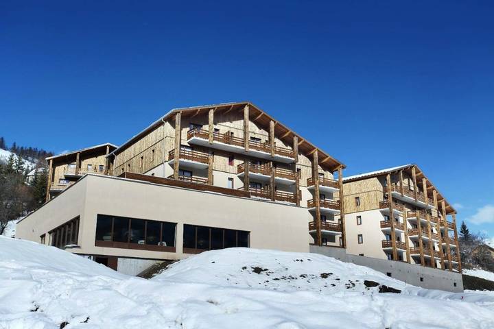 Appart’hôtel pour 2 personnes, avec piscine ainsi que sauna et balcon