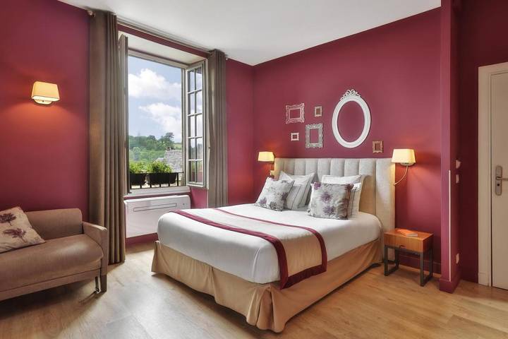 Hôtel pour 2 personnes, avec vue ainsi que sauna et jardin, animaux acceptés à Uzerche - 2