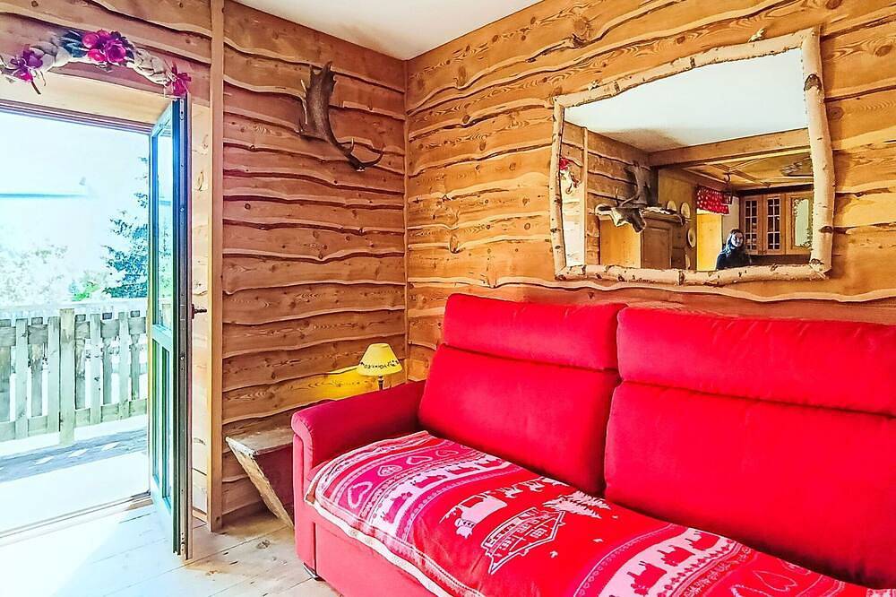 Schönes alleinstehendes Ferienhaus für 4 Personen mit Tv, Innenhof und Panoramablick in Massimeno, Adamello-Presanella-Alpen
