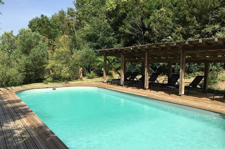 Location de vacances pour 6 personnes, avec jardin et piscine à Varennes (Haute-Garonne)