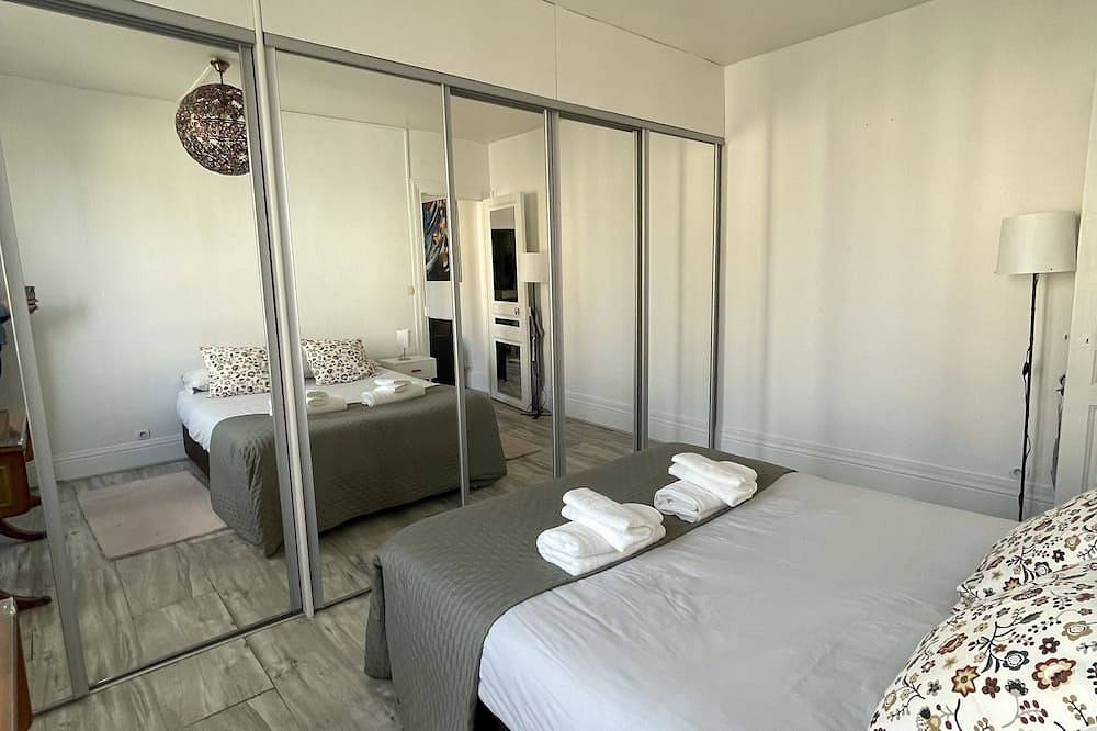 Entire apartment, Paris des Lumières in Le Kremlin-Bicêtre, Val-de-Marne