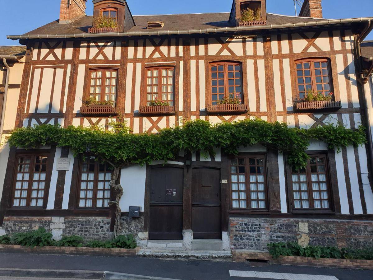Double Room in Lyons-la-Forêt, Région de Les Andelys