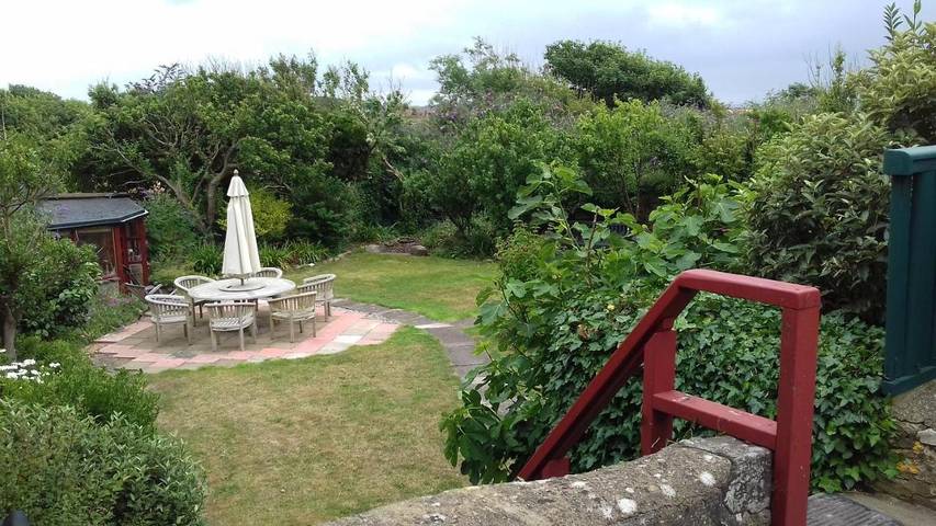 Alojamiento y desayuno para 2 personas, con jardín además de terraza y vistas - 1