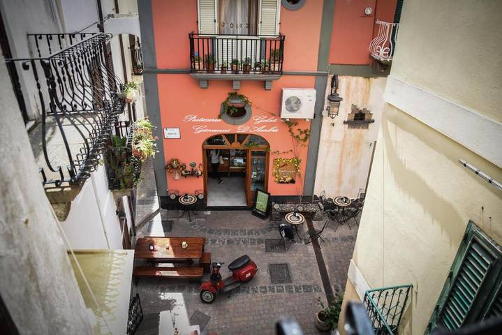 Chambre d’hôte pour 4 personnes, avec terrasse, animaux acceptés à Lipari - 3
