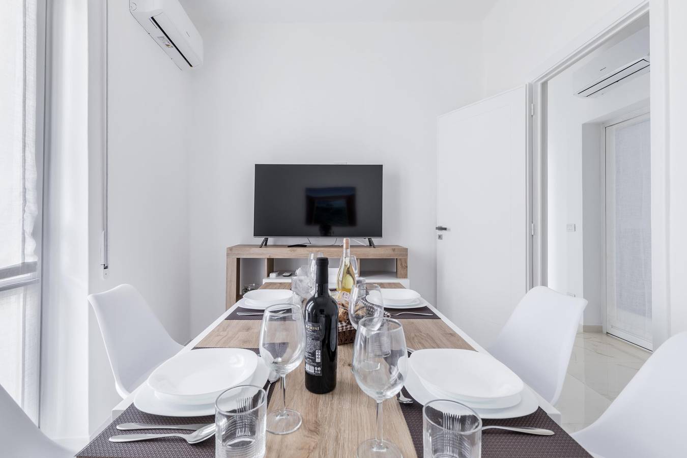 Appartement entier, Appartement de vacances pour 6 personnes avec balcon in Brindisi, Salento
