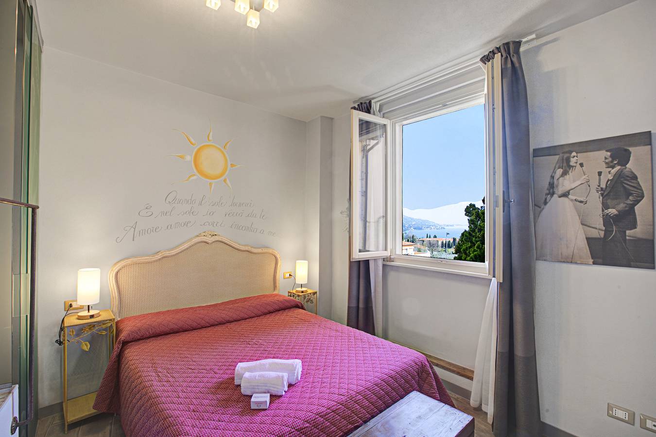 Entire apartment, Sole Priscilla House - Terrace & parking in Salò, Garda Mountains